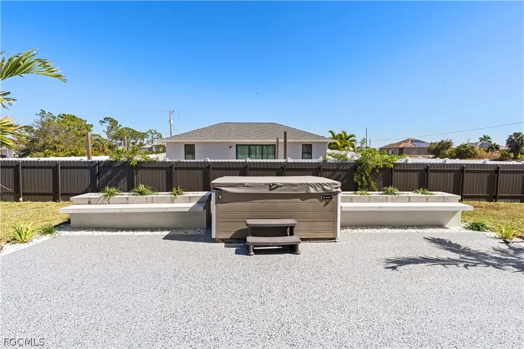 401 NW 27th Avenue Cape Coral FL 33993