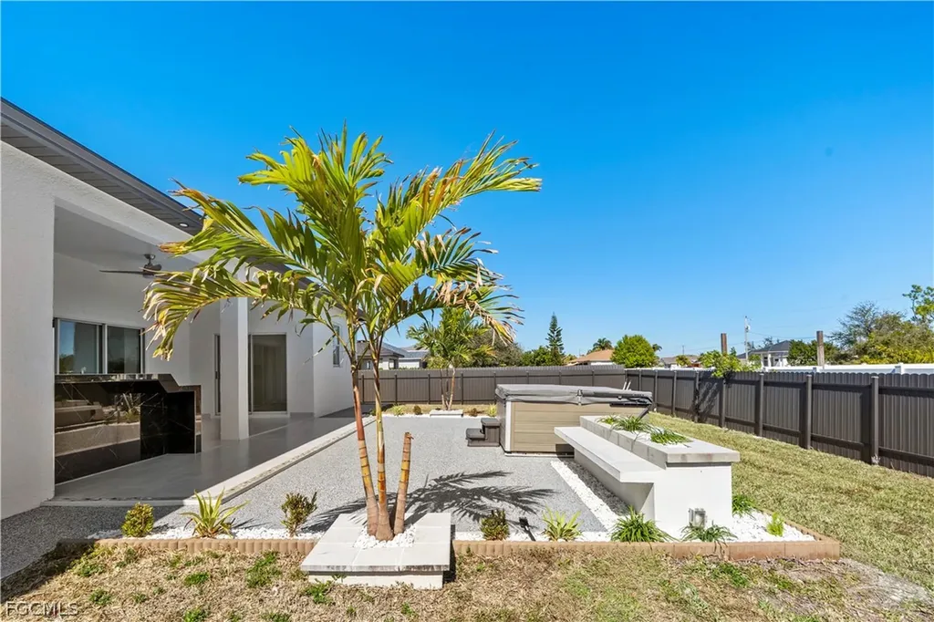 401 NW 27th Avenue Cape Coral FL 33993