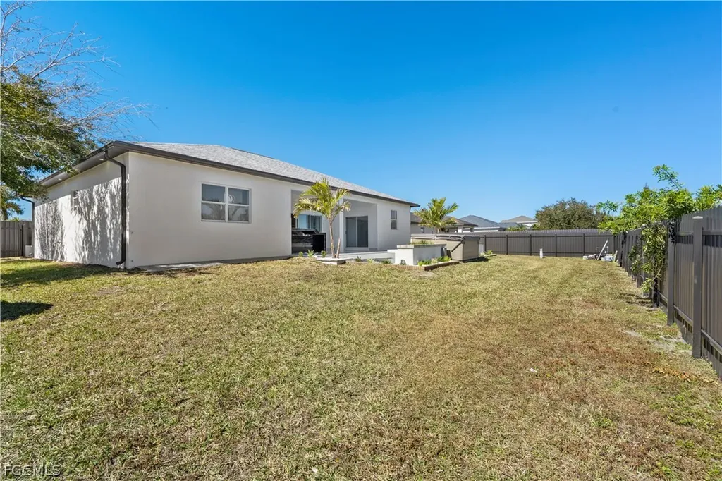 401 NW 27th Avenue Cape Coral FL 33993