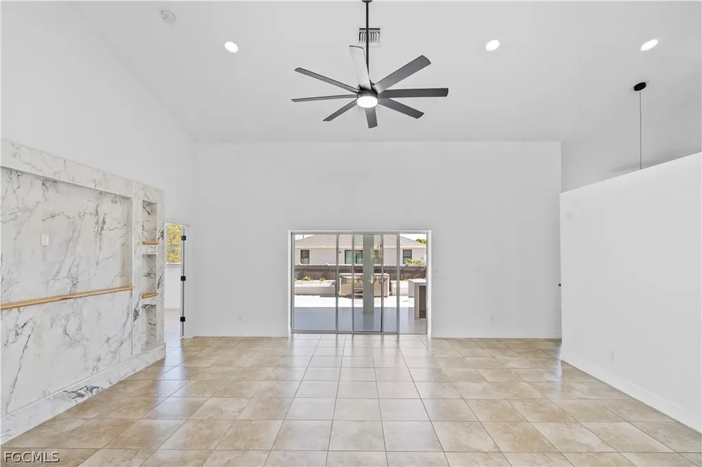 401 NW 27th Avenue Cape Coral FL 33993