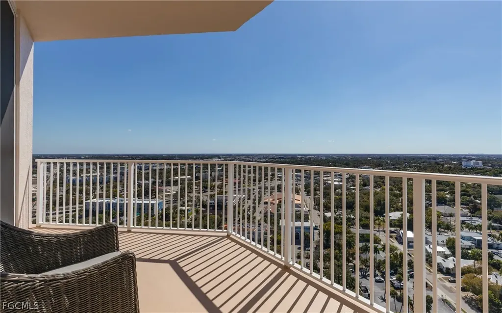 2090 W First Street Fort Myers FL 33901
