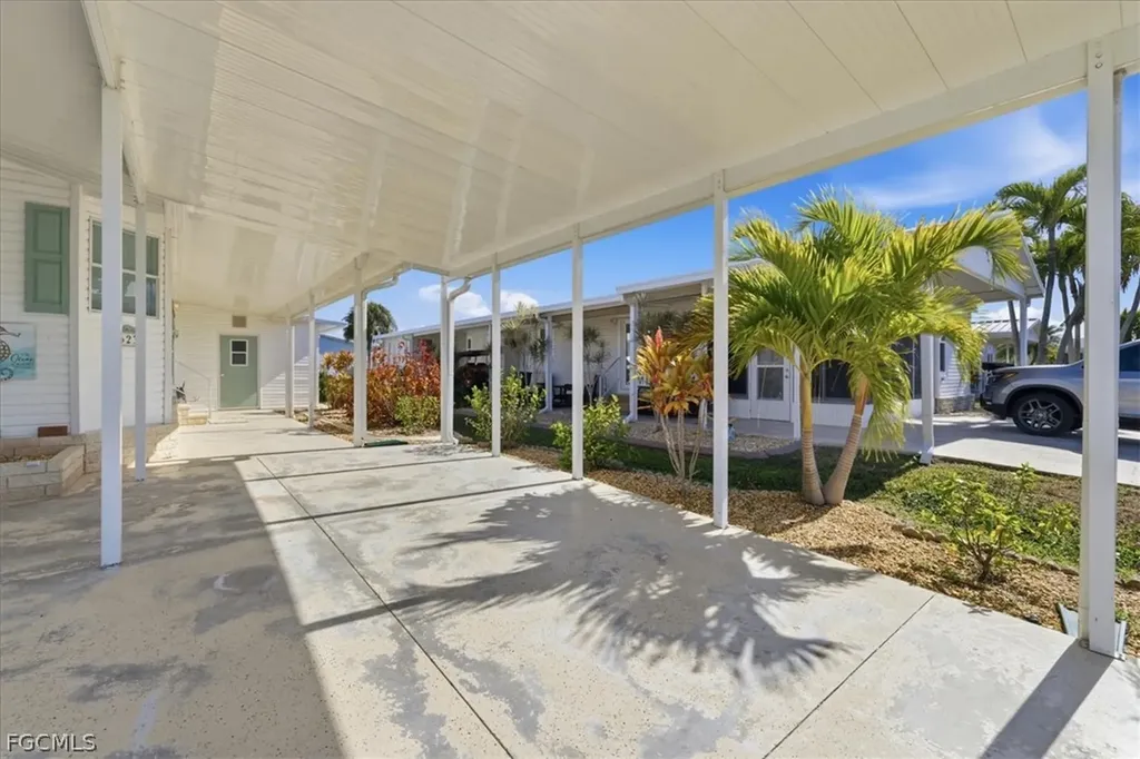 16235 Charleston Avenue Fort Myers FL 33908