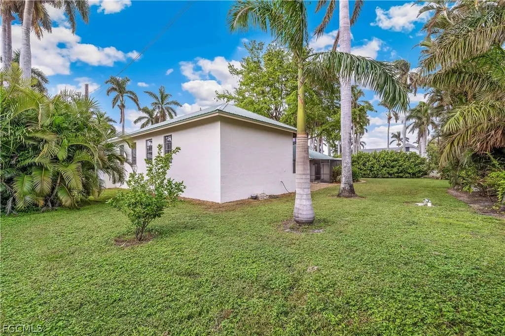 3209 W Riverside Drive Fort Myers FL 33901