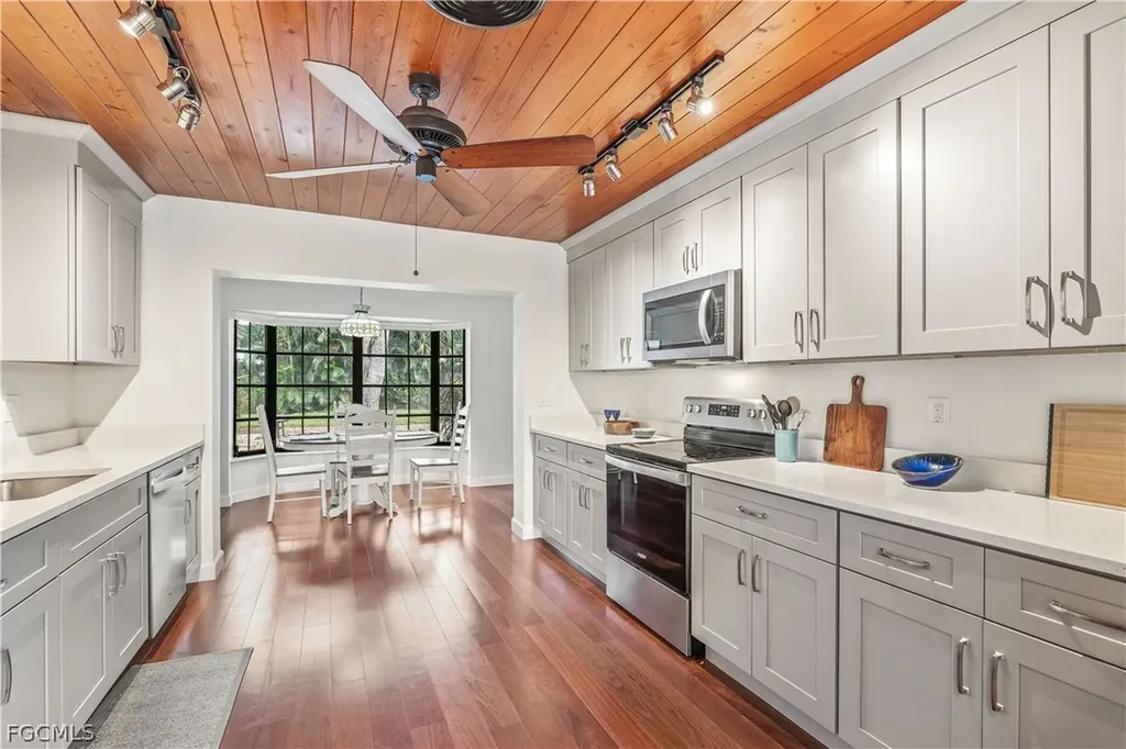 3209 W Riverside Drive Fort Myers FL 33901