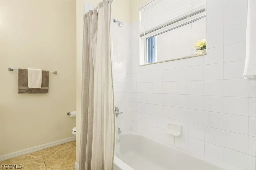 2557 Keystone Lake Drive Cape Coral FL 33909