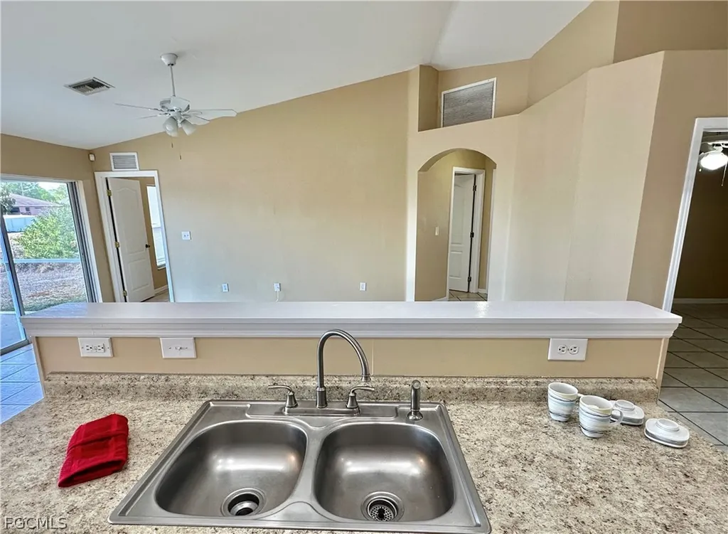 2015 Xelda Avenue N Lehigh Acres FL 33971