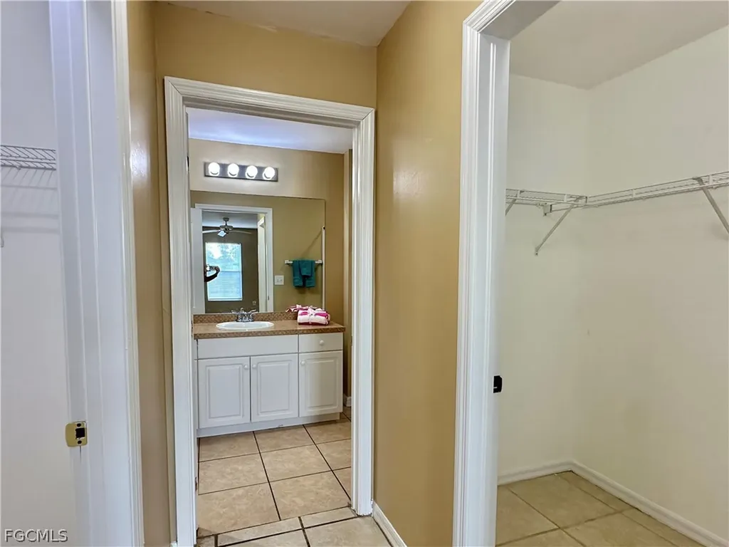 2015 Xelda Avenue N Lehigh Acres FL 33971