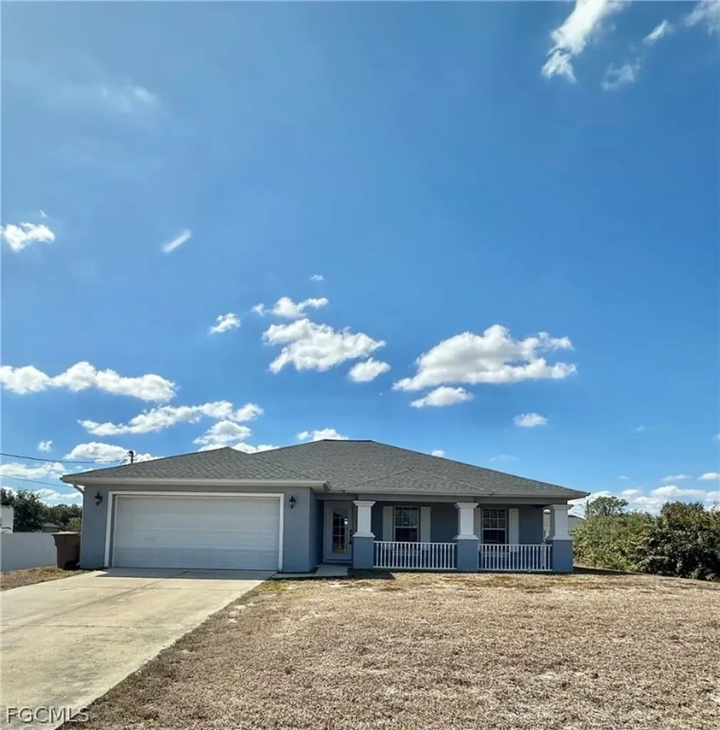 2015 Xelda Avenue N Lehigh Acres FL 33971