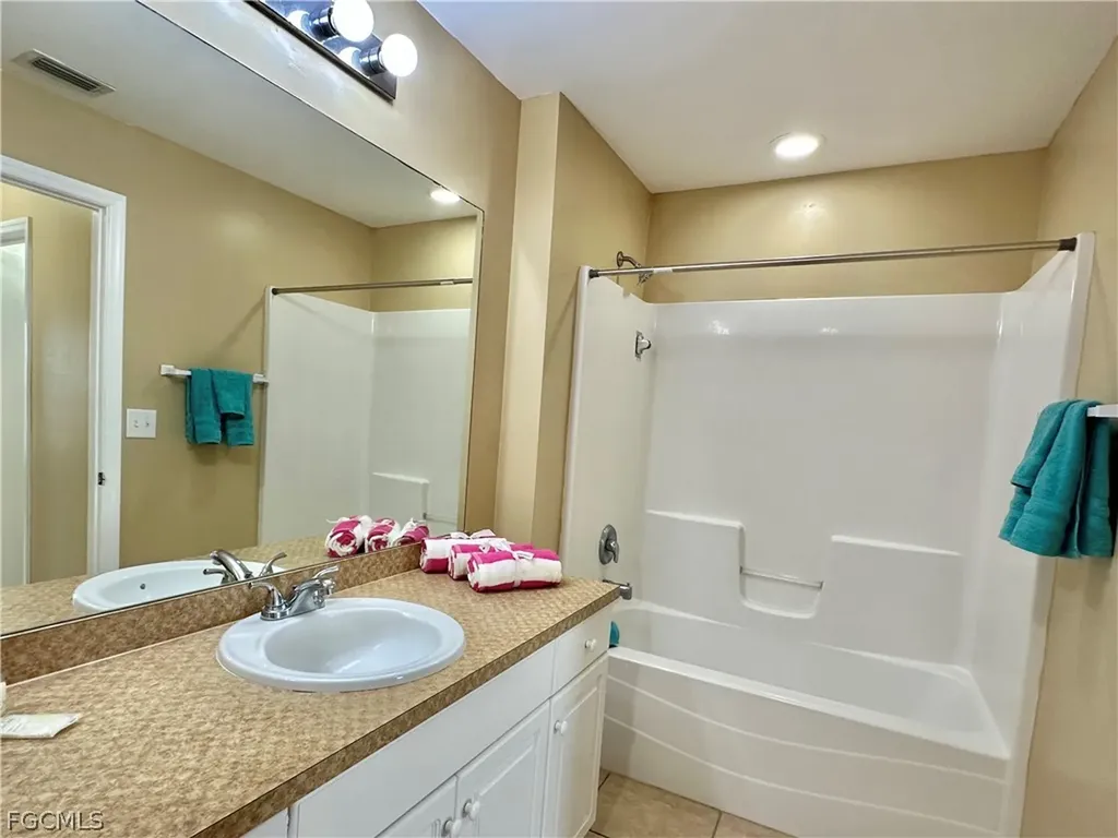 2015 Xelda Avenue N Lehigh Acres FL 33971