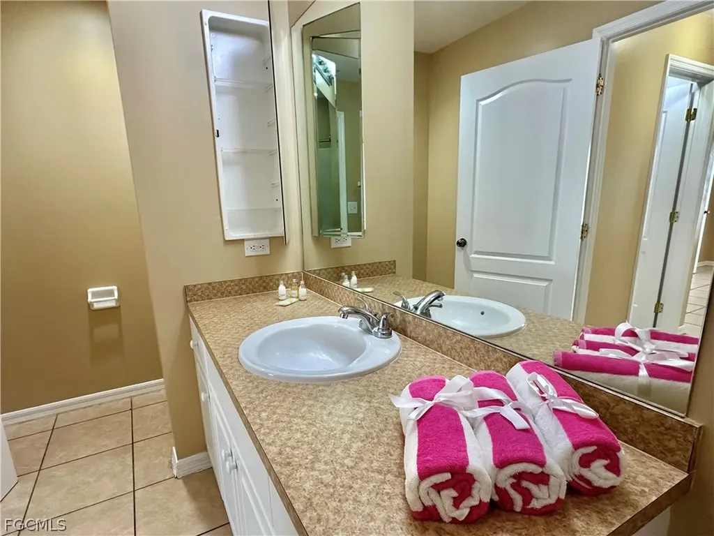 2015 Xelda Avenue N Lehigh Acres FL 33971