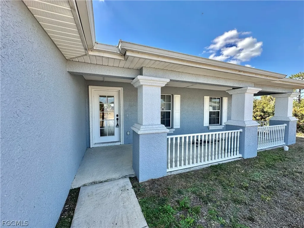 2015 Xelda Avenue N Lehigh Acres FL 33971