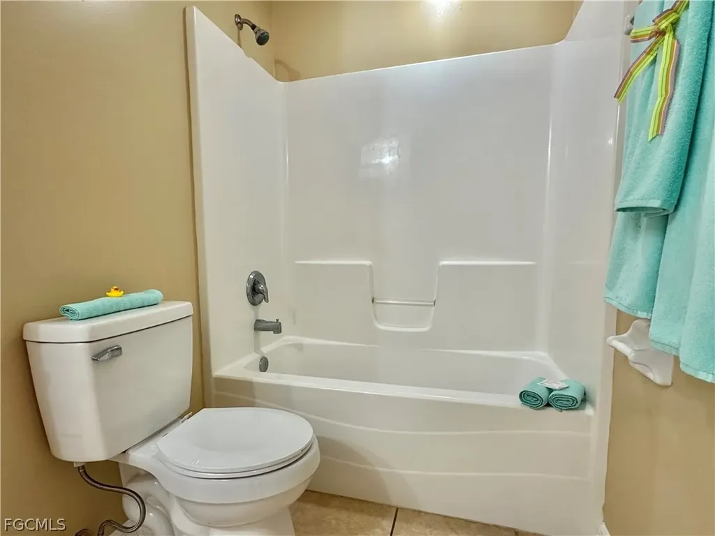 2015 Xelda Avenue N Lehigh Acres FL 33971