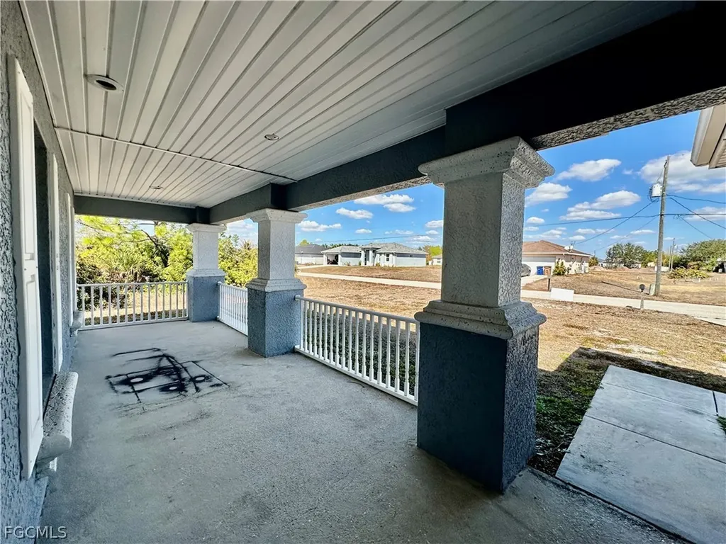 2015 Xelda Avenue N Lehigh Acres FL 33971