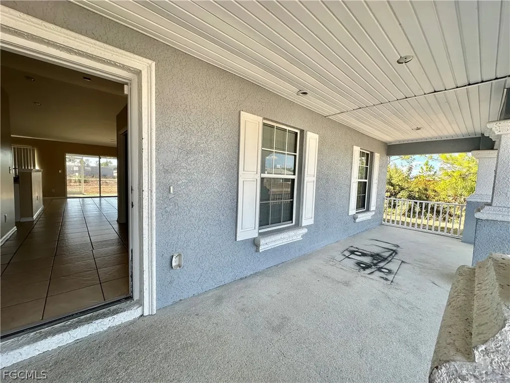 2015 Xelda Avenue N Lehigh Acres FL 33971