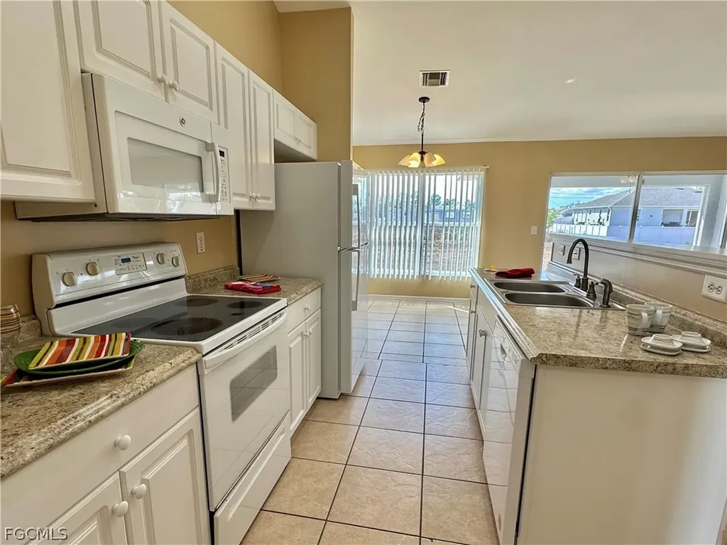 2015 Xelda Avenue N Lehigh Acres FL 33971