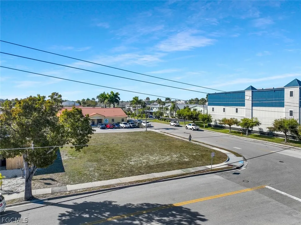 4632 SE 15th Avenue Cape Coral FL 33904