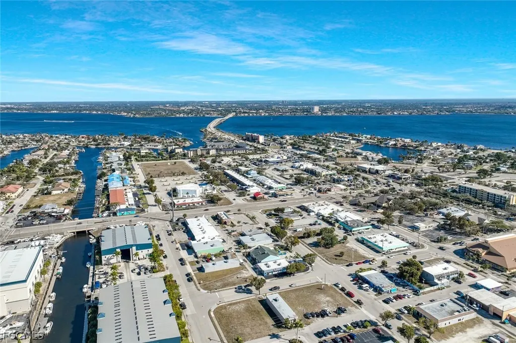 4632 SE 15th Avenue Cape Coral FL 33904