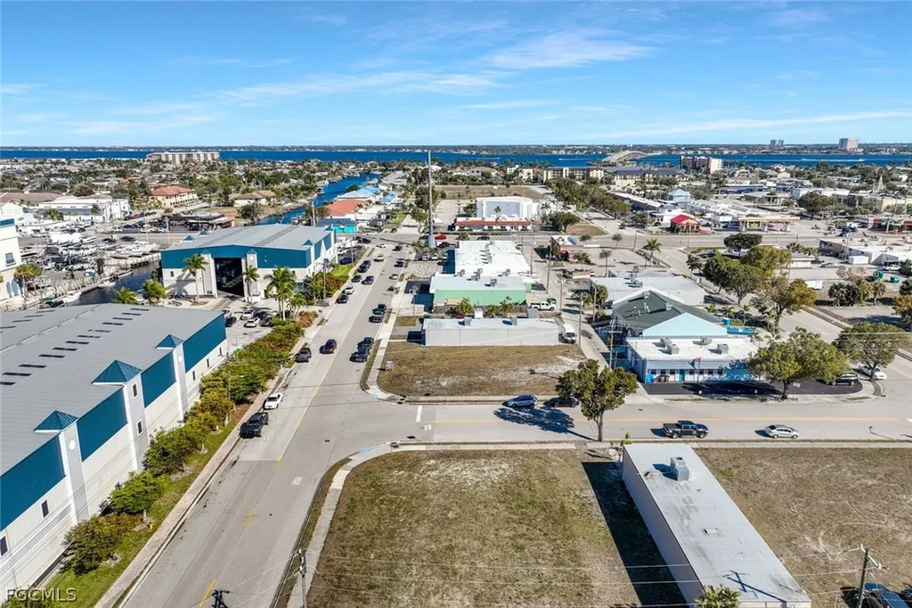 4632 SE 15th Avenue Cape Coral FL 33904