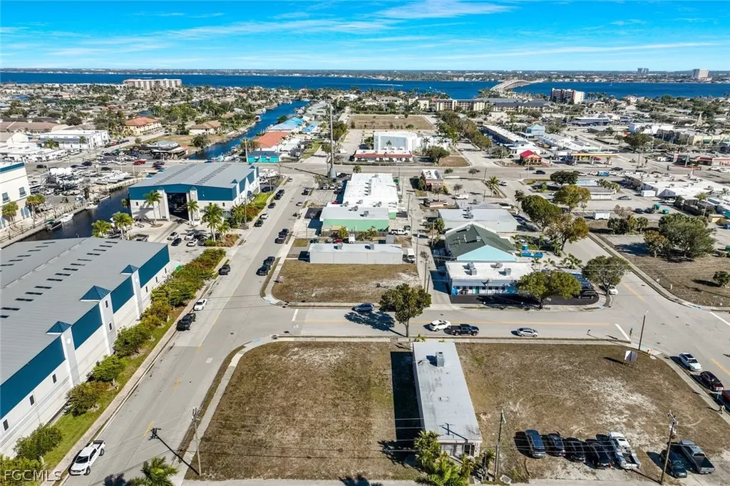 4632 SE 15th Avenue Cape Coral FL 33904