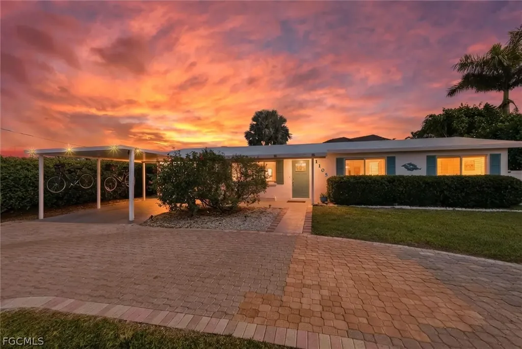 Naples FL, 1105 Christopher Court