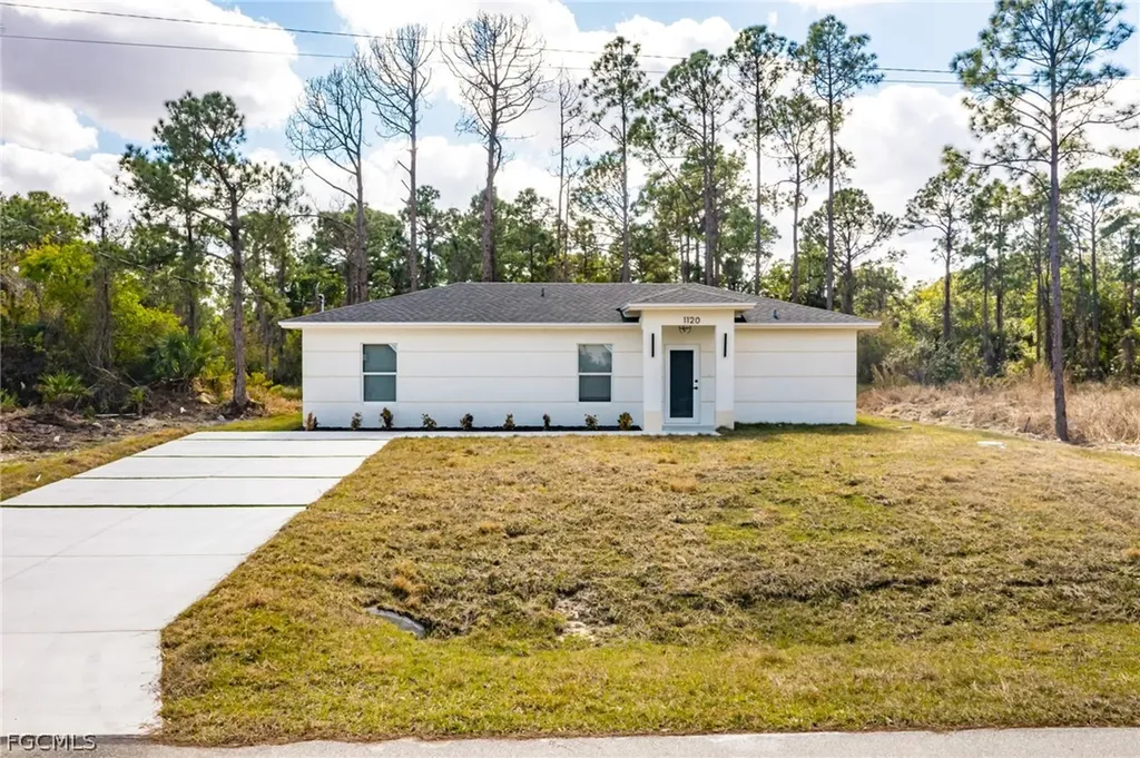 1120 Ravenswood Street E Lehigh Acres FL 33974