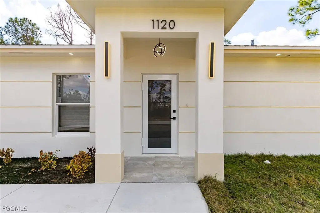 1120 Ravenswood Street E Lehigh Acres FL 33974