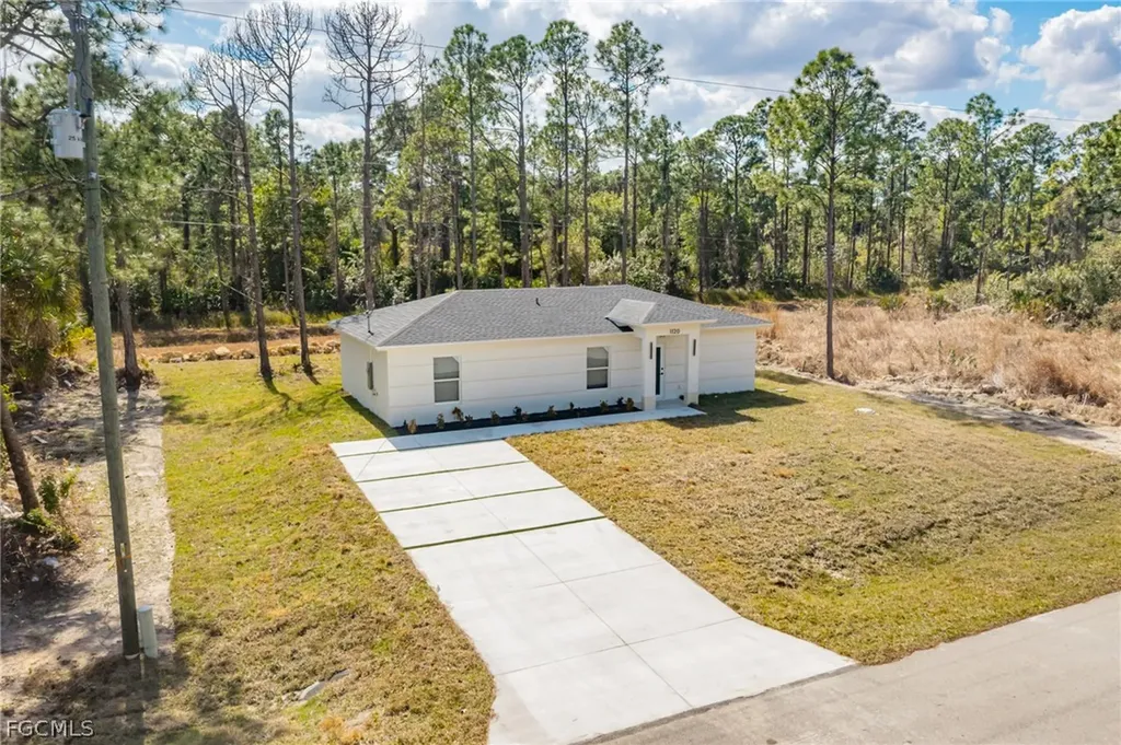 1120 Ravenswood Street E Lehigh Acres FL 33974