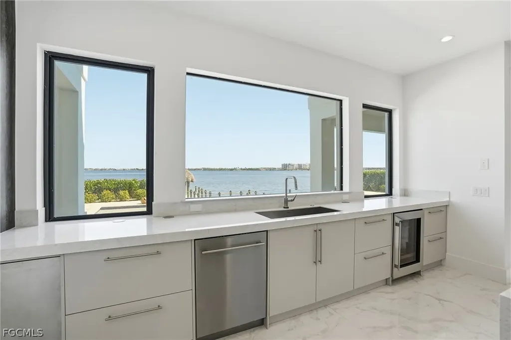 5735 Riverside Drive Cape Coral FL 33904