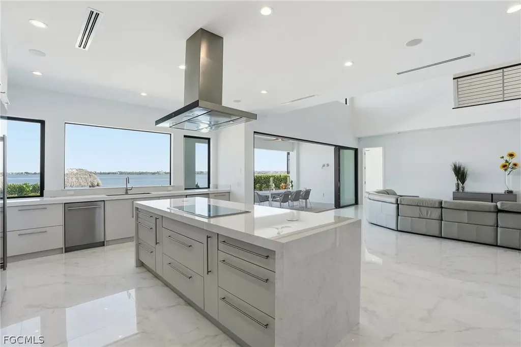 5735 Riverside Drive Cape Coral FL 33904