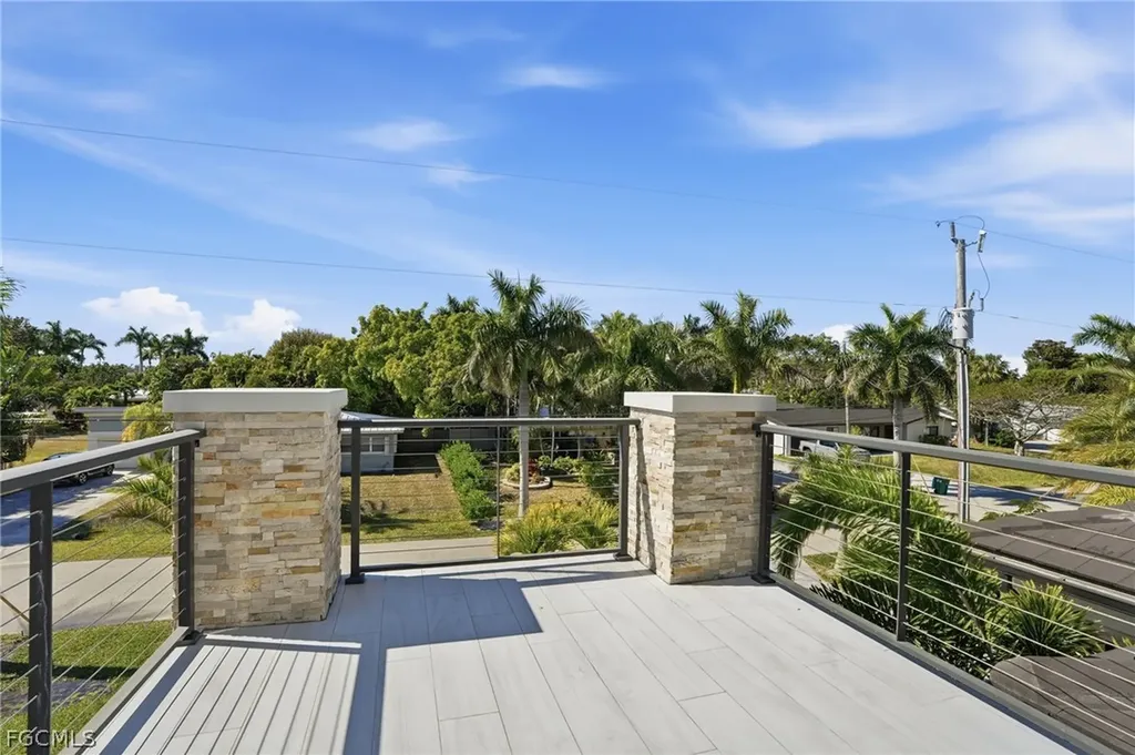 5735 Riverside Drive Cape Coral FL 33904