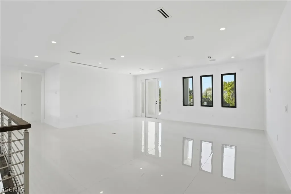 5735 Riverside Drive Cape Coral FL 33904