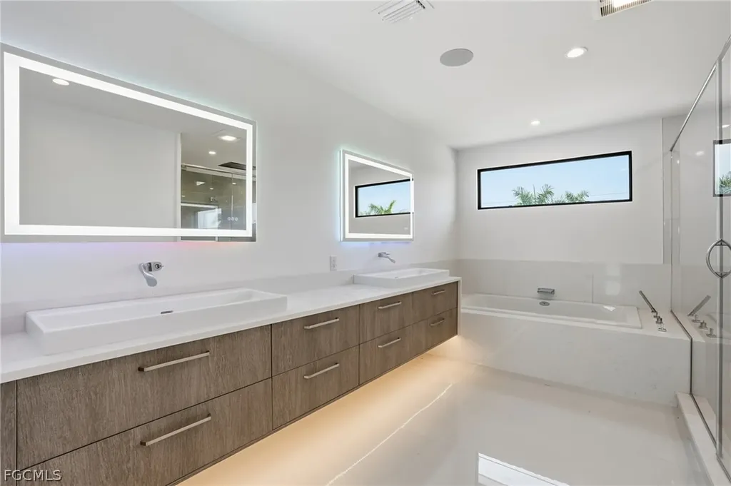 5735 Riverside Drive Cape Coral FL 33904