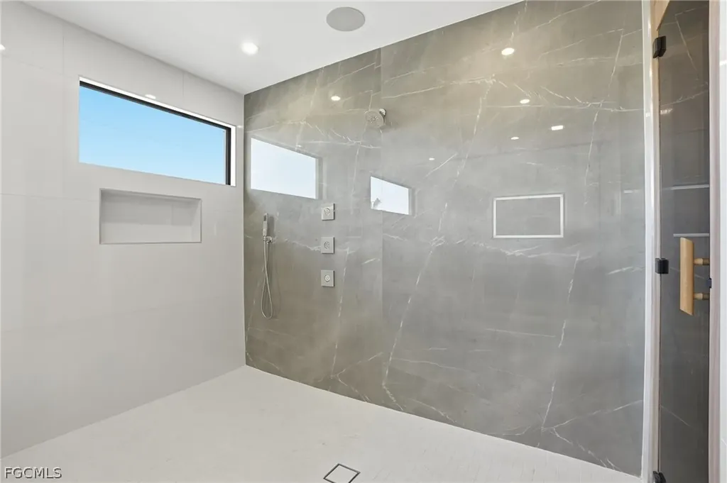 5735 Riverside Drive Cape Coral FL 33904