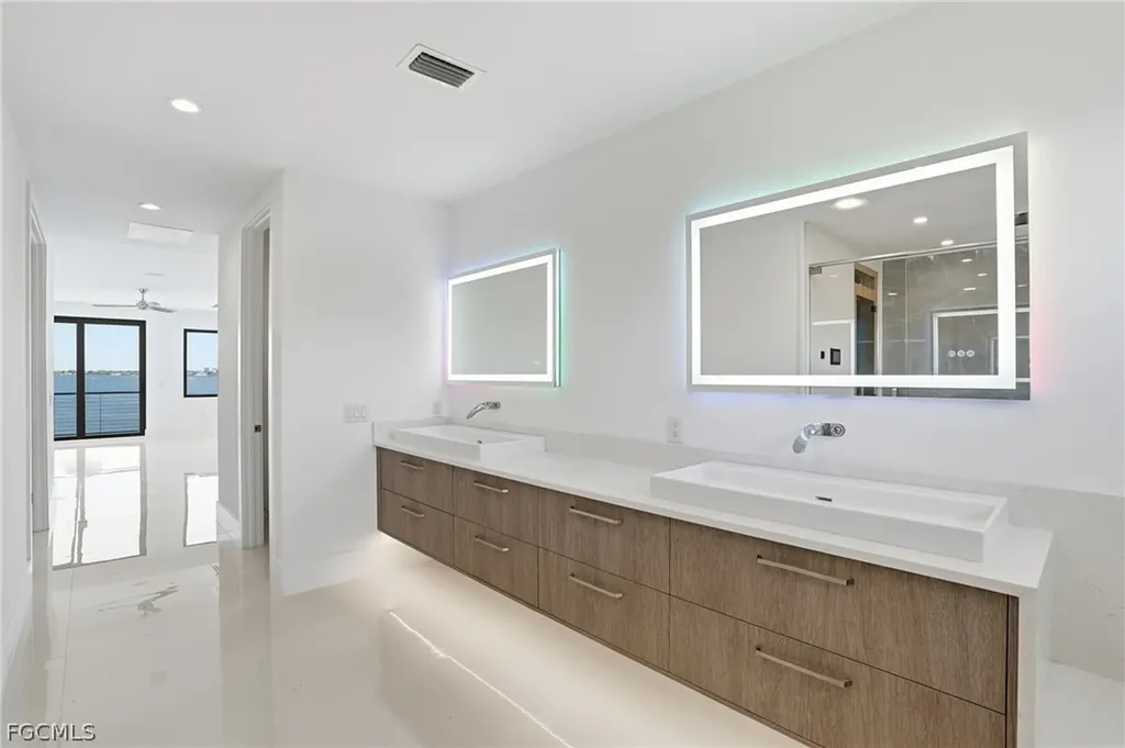 5735 Riverside Drive Cape Coral FL 33904