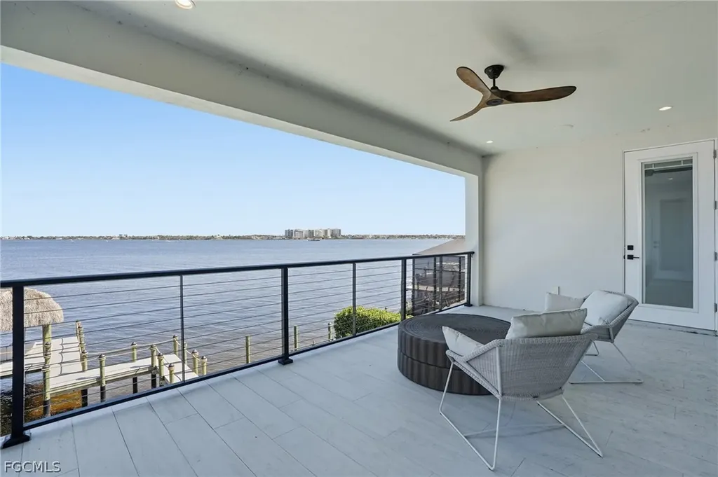 5735 Riverside Drive Cape Coral FL 33904