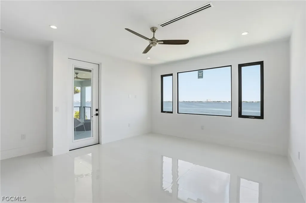 5735 Riverside Drive Cape Coral FL 33904