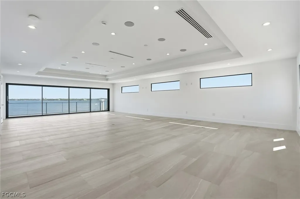 5735 Riverside Drive Cape Coral FL 33904