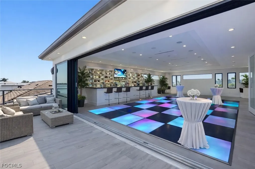 5735 Riverside Drive Cape Coral FL 33904