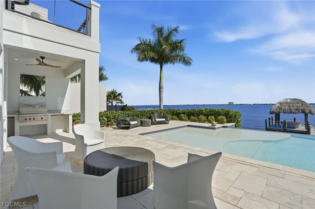 5735 Riverside Drive Cape Coral FL 33904