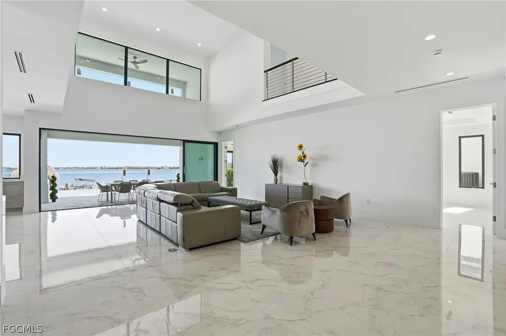 5735 Riverside Drive Cape Coral FL 33904