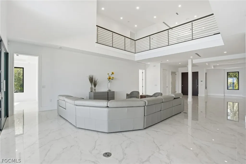 5735 Riverside Drive Cape Coral FL 33904