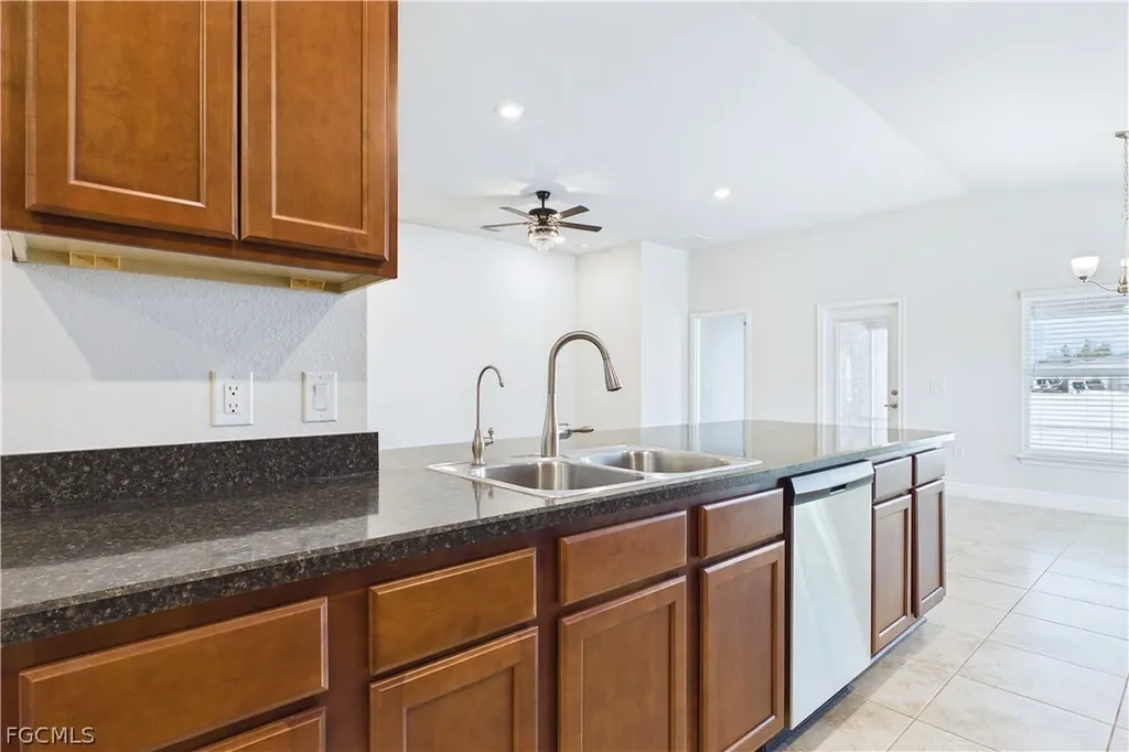 2807 NW 5th Street Cape Coral FL 33993
