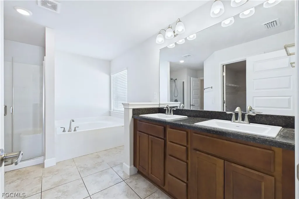 2807 NW 5th Street Cape Coral FL 33993