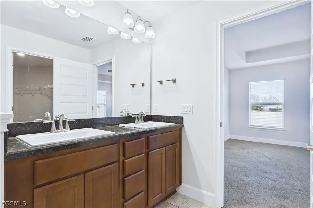 2807 NW 5th Street Cape Coral FL 33993