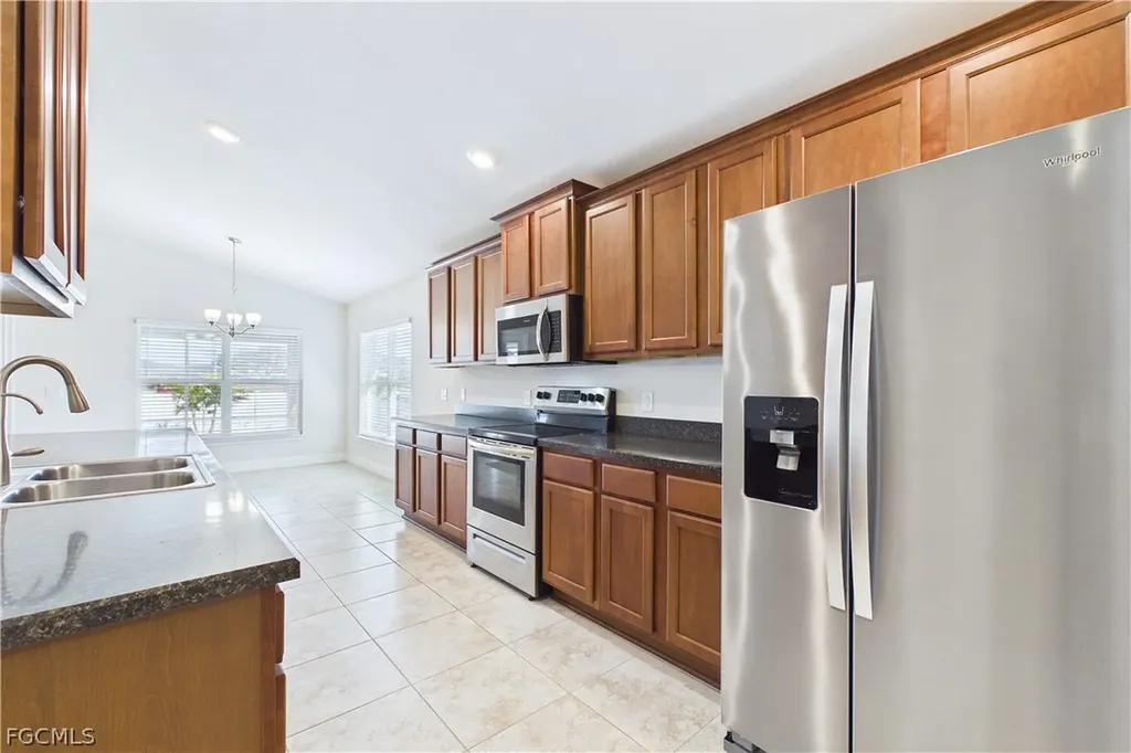 2807 NW 5th Street Cape Coral FL 33993