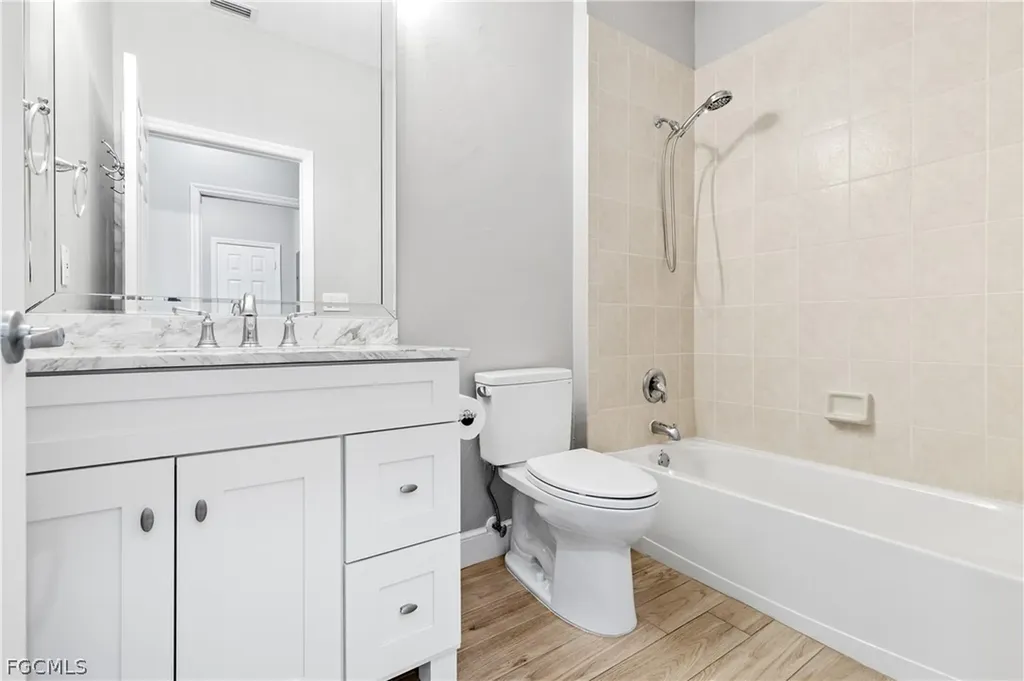 18900 Bay Woods Lake Drive Fort Myers FL 33908