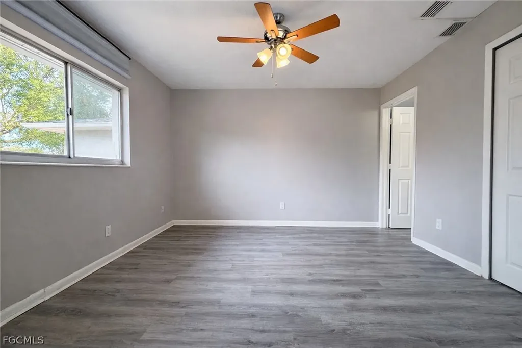 1718 SW Santa Barbara Place Cape Coral FL 33991