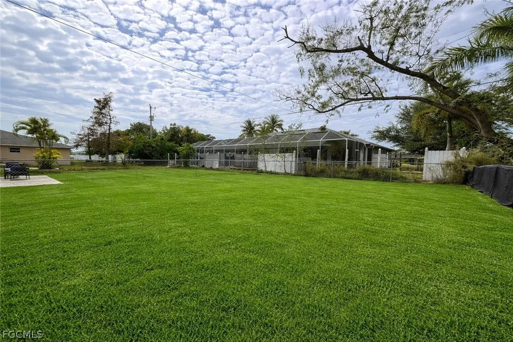 1718 SW Santa Barbara Place Cape Coral FL 33991