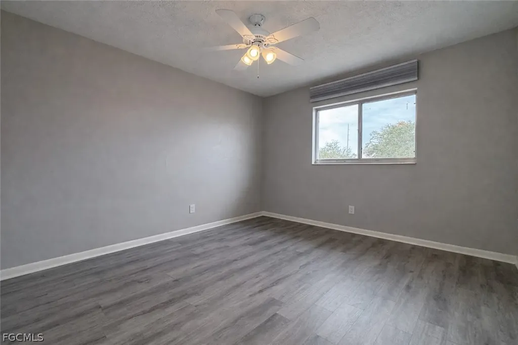 1718 SW Santa Barbara Place Cape Coral FL 33991