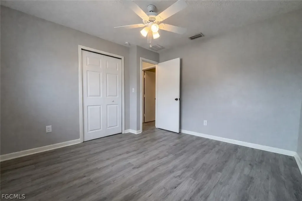 1718 SW Santa Barbara Place Cape Coral FL 33991